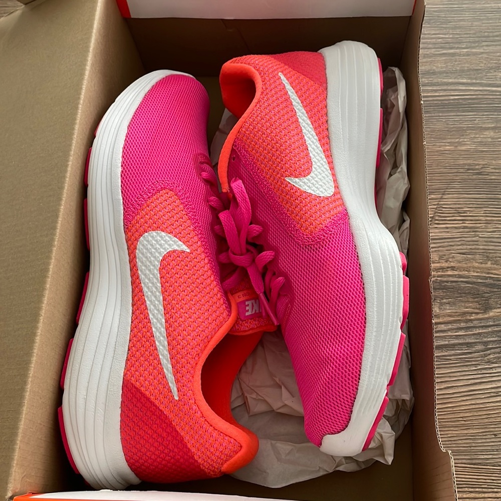 Nike Revolution 3